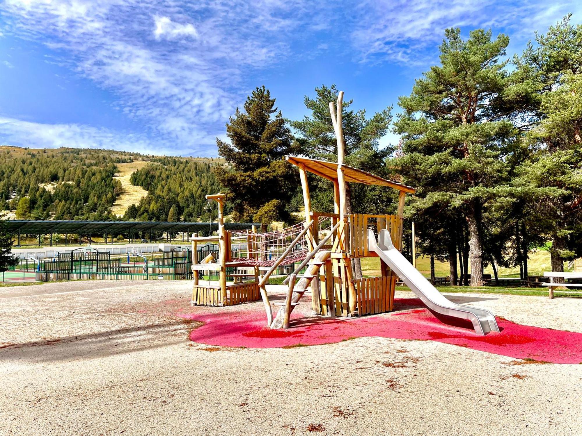 Appartement Chalets Du Super D Saint-Étienne-en-Dévoluy Exteriör bild